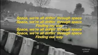 BENEE - Drifting (Lyrics Video) ft. Jack Berry🎵