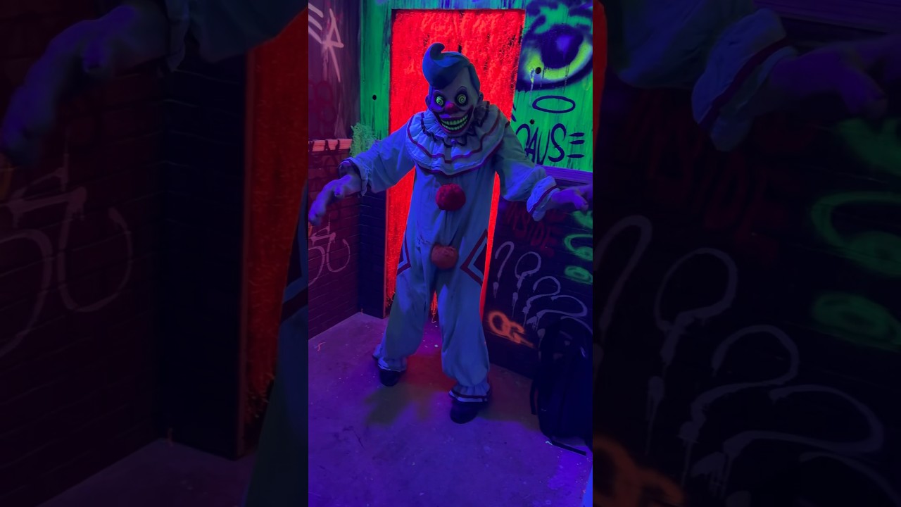 🤡 Dancing Clown #shorts #shortsfeed #halloween #clowns