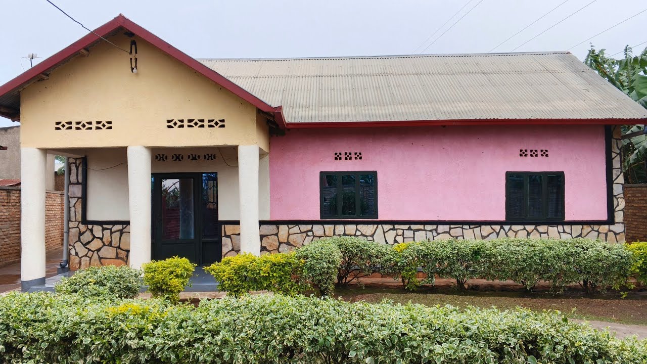 AYAMAKURUYO NDAYAVUGANTE MUNDEBERE !!! IGITANGAZA KAYONZA INZU 18M NYAMIRAMA KURI KABURIMBO AHAAA 