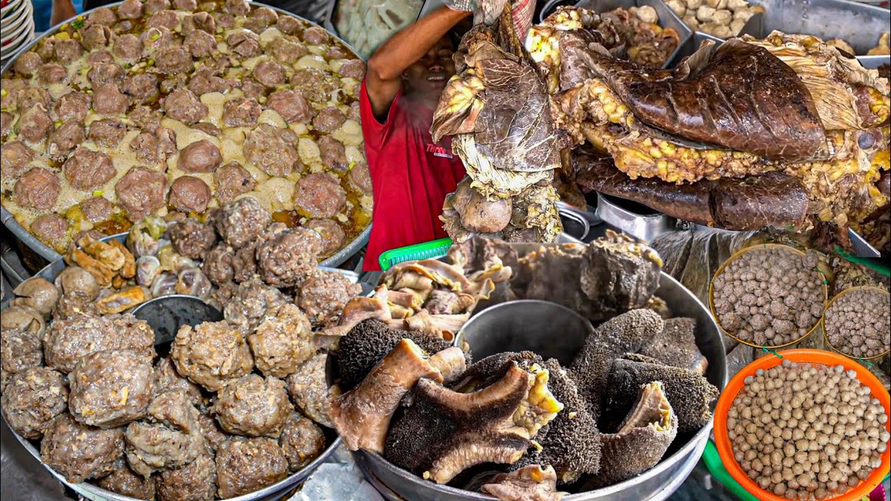 RAJANYA BAKSO TER-EXTREME SEINDONESIA! SEHARI HABIS 2 KWINTAL JEROAN & DAGING SAPI! Bakso Mas Bro