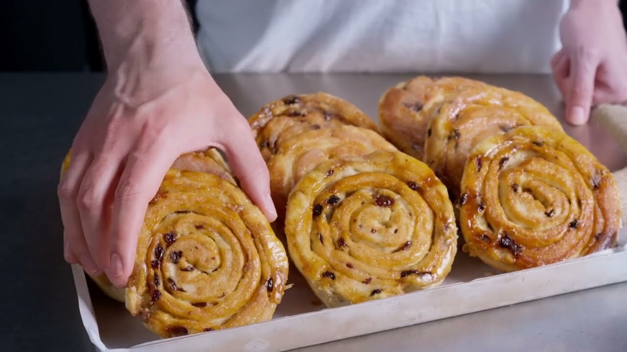 Lardy Cakes - Handmade & freshly baked in the Cotswolds