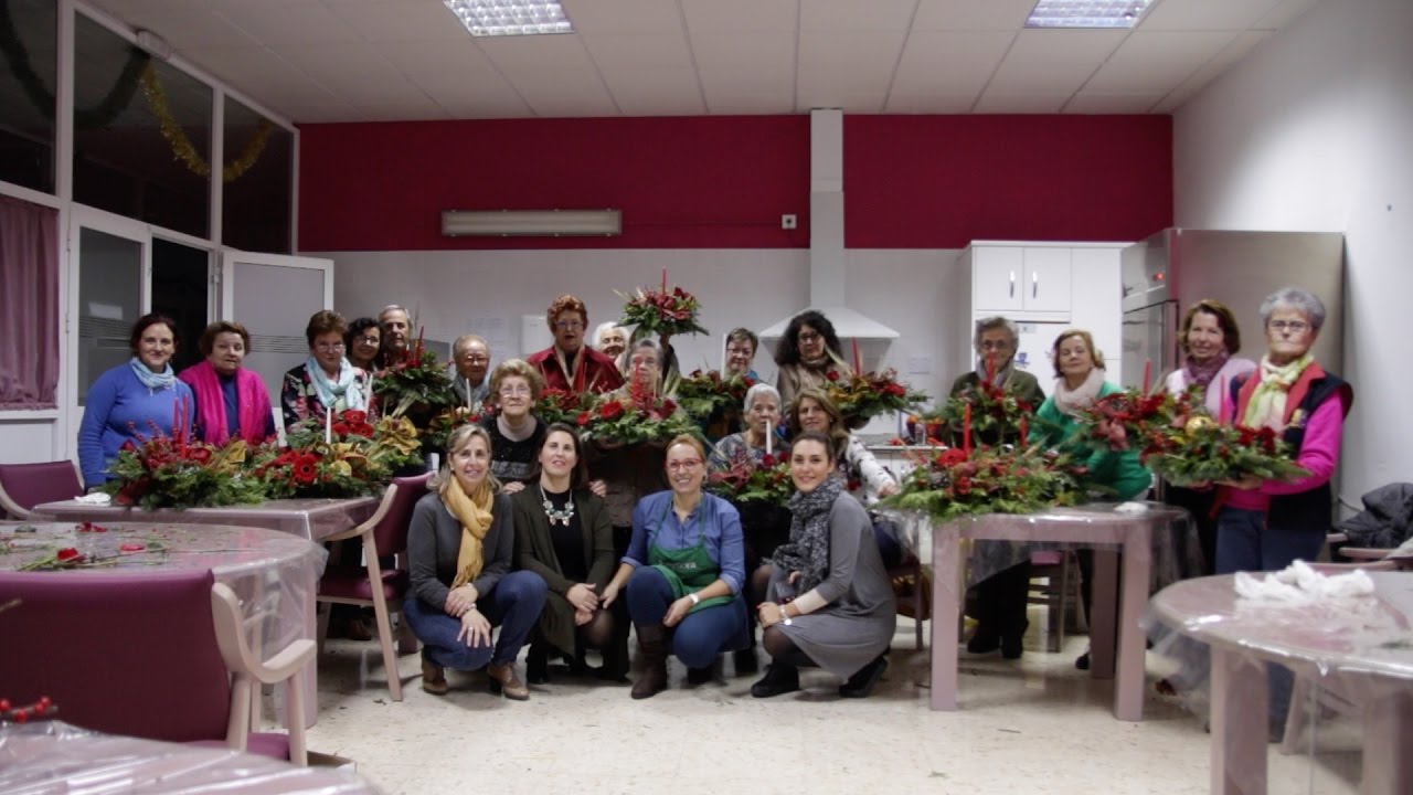 Taller de adornos florales y centros navideños en Ubrique. camera iphone 8 plus apk