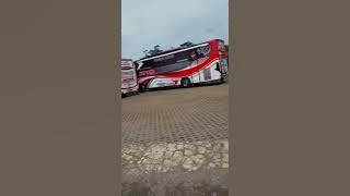 story'wa bus di rumah makan