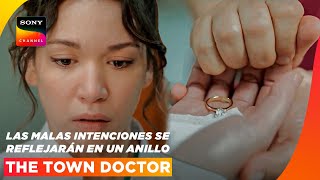 Que te devuelvan el anillo que te dio tu ex que ya murió... ¡auch! | The Town Doctor | Sony Channel by Sony Channel Latinoamérica 271 views 3 weeks ago 2 minutes, 3 seconds