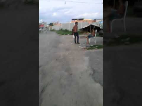 Rebolando. Garoto