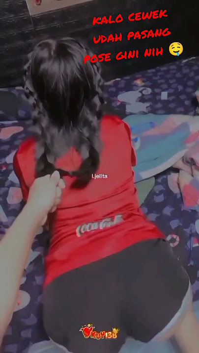Cewek Seksi Gadis Indo Pose Nungging Bikin Lapar. #short #trending #viral