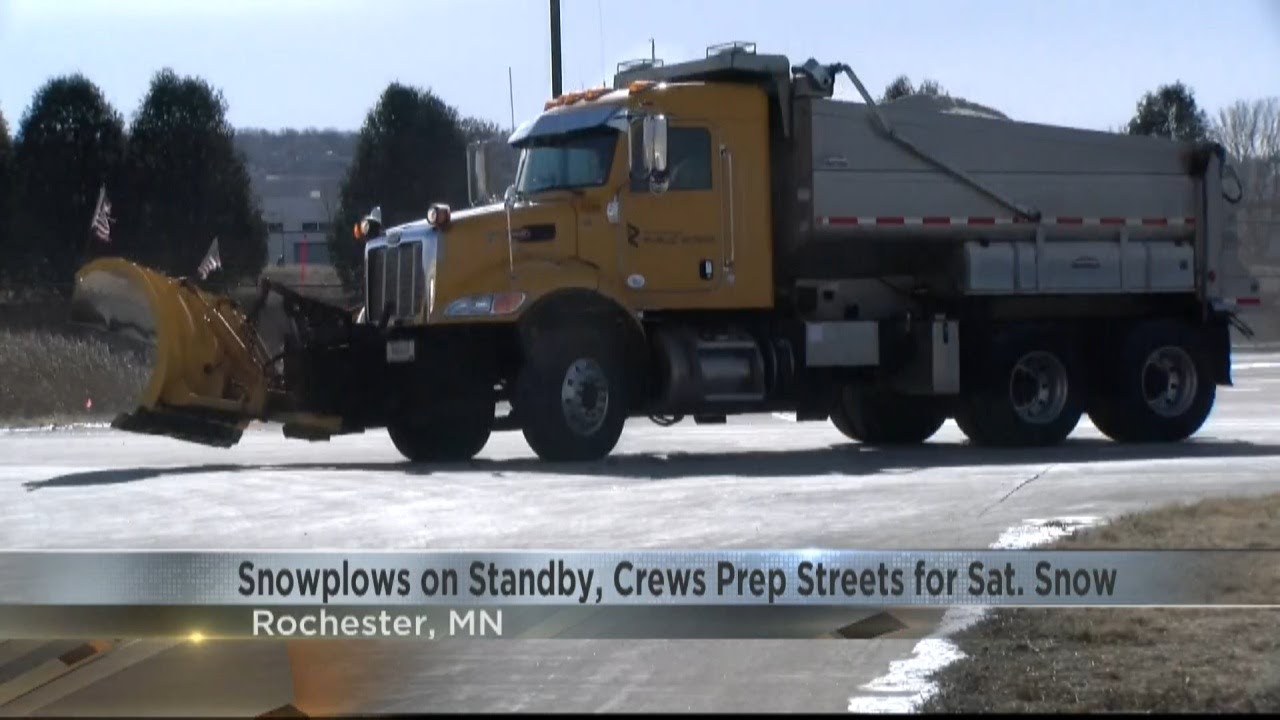 Rochester crews prep roads ahead of forecasted snow on Saturday - YouTube