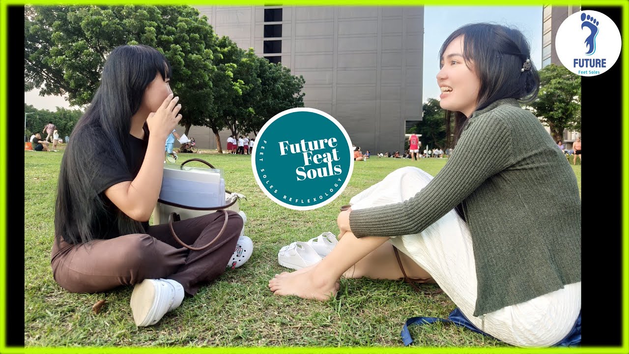 Interview 2 shy girls | Reflexology & Foot Reading - YouTube