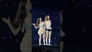 TWICE #Jin Duoxian #Yu Dingyan # It's rare to take pictures of the two of you in the same frame.