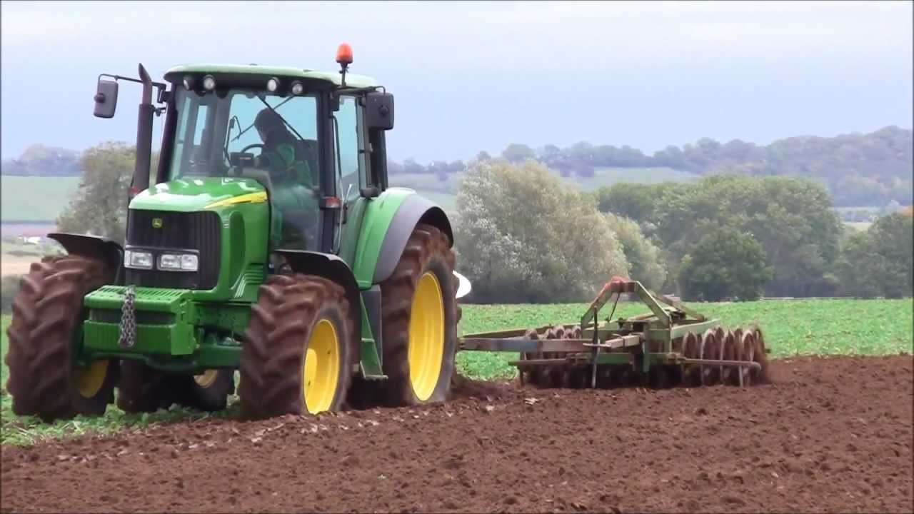 John Deere 6820 Ploughing