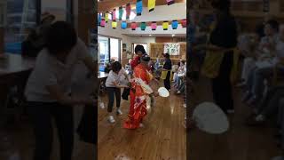 【介護施設向け】夏祭りを盛り上げる!職員による出し物まとめ