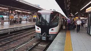 名古屋駅で、HC８５系の発車する瞬間の映像です。