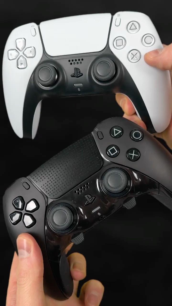 PS5 DualSense vs DualSense EDGE #ps5 #dualsense #dualsenseedge