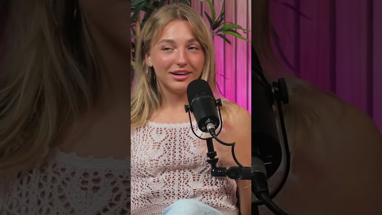 В Dance Moms был целый эпизод о разводе Эшли, матери Бринн (и это странно) 