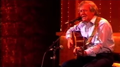 Cliffs of Dooneen - Paddy Reilly