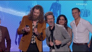 Charli Damelio Presents Show Of The Year To Good Mythical Morning 2022 Youtube Streamy Awards