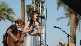 She &amp; Him - &quot;Black Hole&quot; (Coachella 2010)