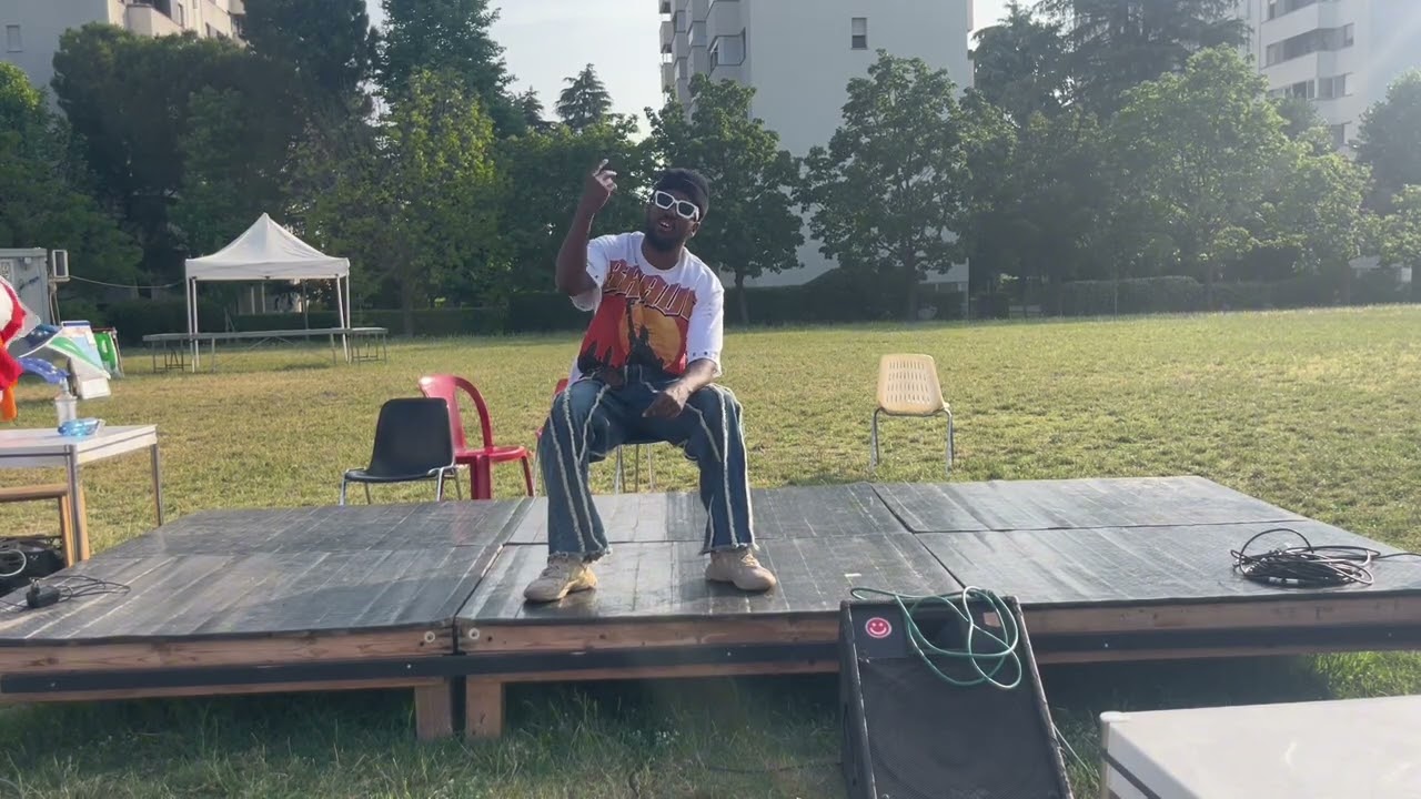 SHEEKO.!  Maxay dumarku u jecelyihin Raga dila?