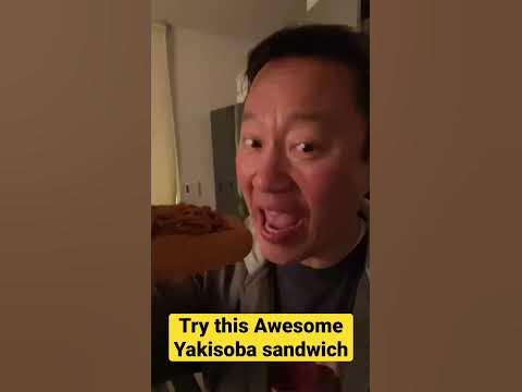 Try this awesome Yakisoba sandwich #shorts #yakisoba #japanesesandwich #weirdfood #japan #焼きそばパン