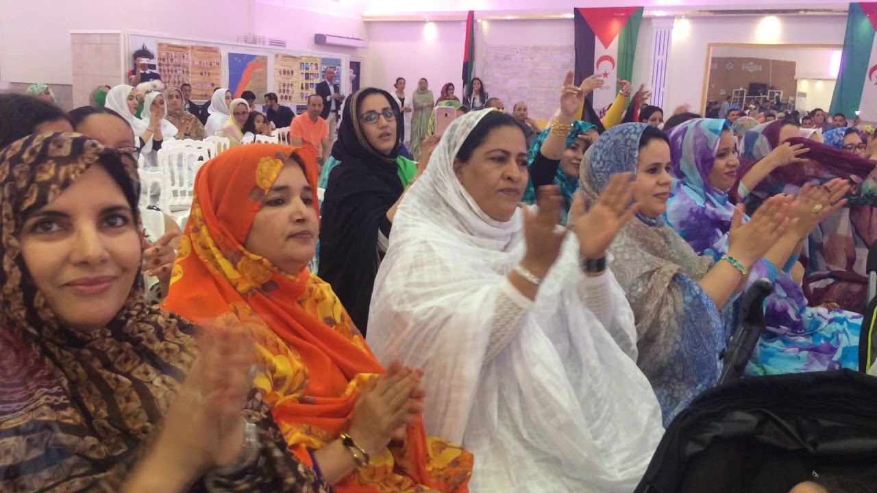 أغنية سنواصل الكفاح خلال حفل للجالية الصحراوية بفرنسا