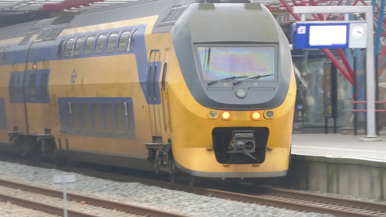 treinen op station Zaandam