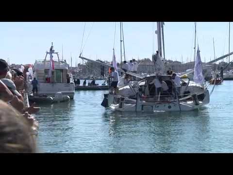Arrivée au Ponton pour Jérémie Beyou & Sebastien Josse