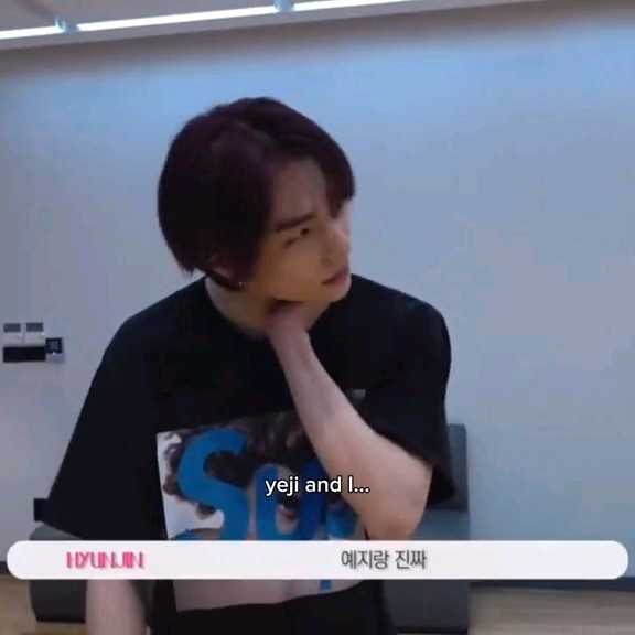 Hyunjin reveals his 10 year old friendship with ITZY's Yeji 🥹🫶#hyunjin #yeji #straykids #itzy #skz