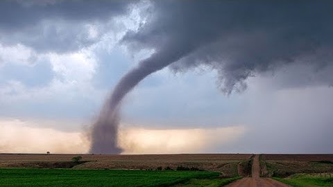 Xov Xwm  Txoj Tornado Oklahoma Danger Heev