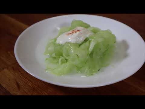 Videó: Cukkini és Uborka Saláta - Lépésről Lépésre Recept Egy Fotóval