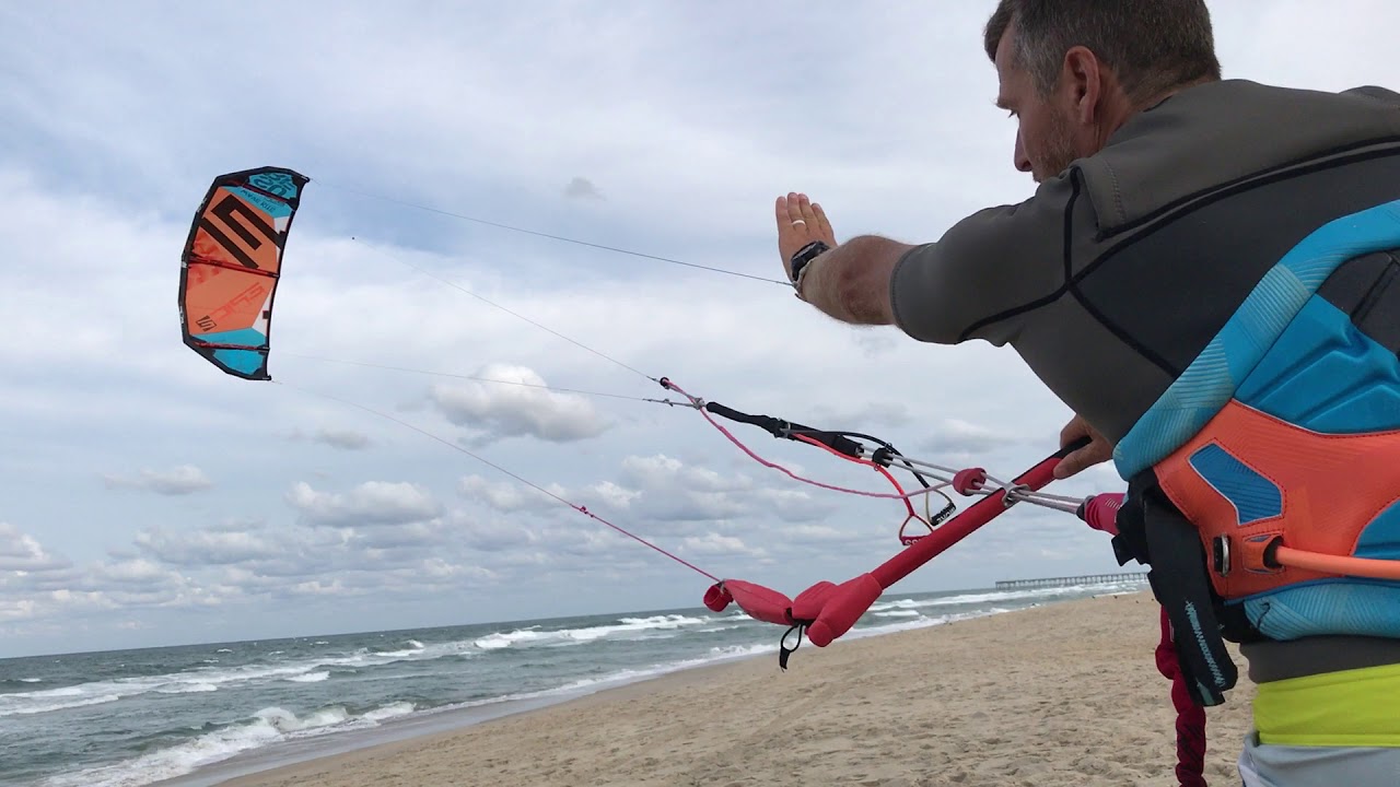 How to land a kite by yourself using the middle lines