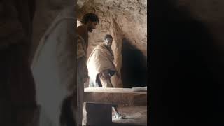 SURPRISING Item That Convinced John Jesus ROSE FROM THE DEAD! Bible Shorts