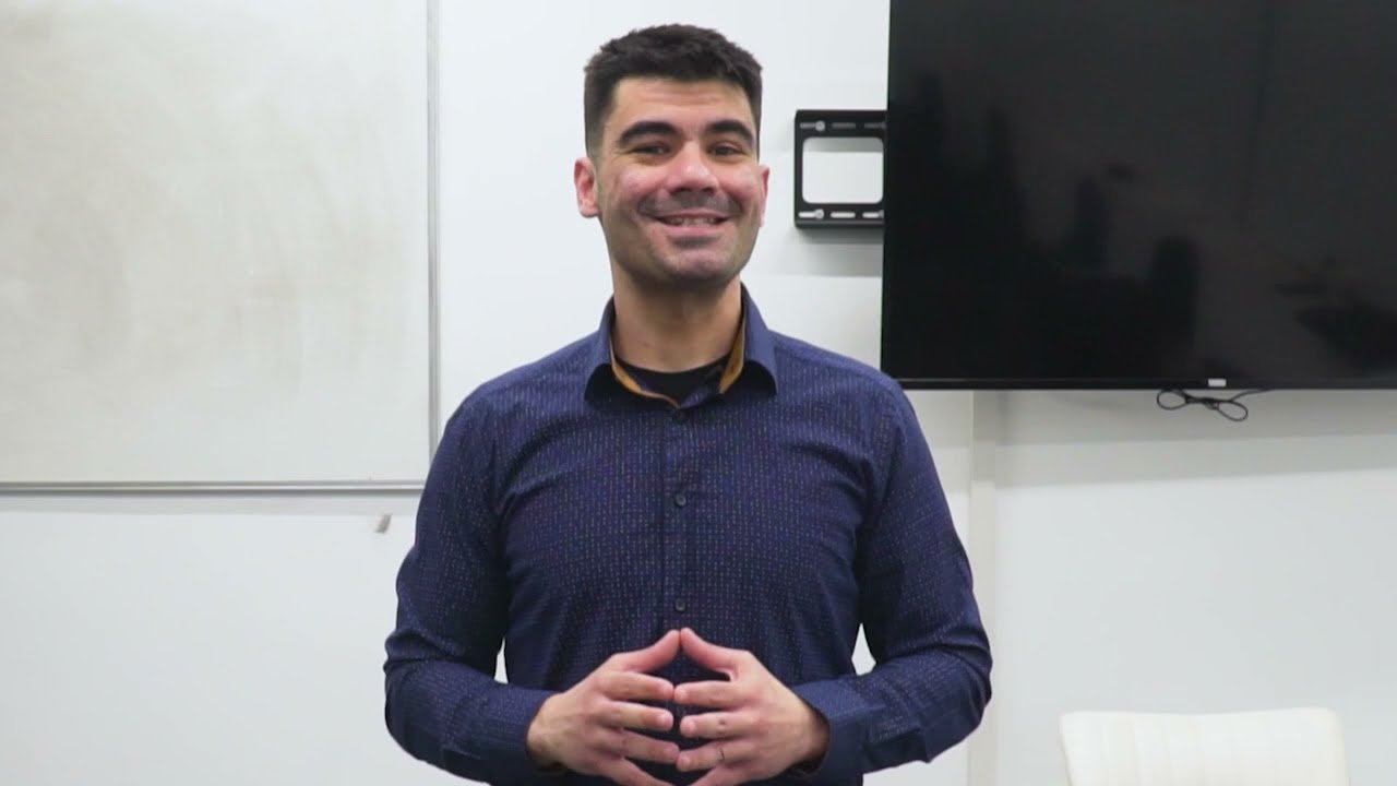 Σπάζοντας τον Κώδικα του Φλερτ !  | Χρήστος Παπανίκας | TEDxMaviliSquare