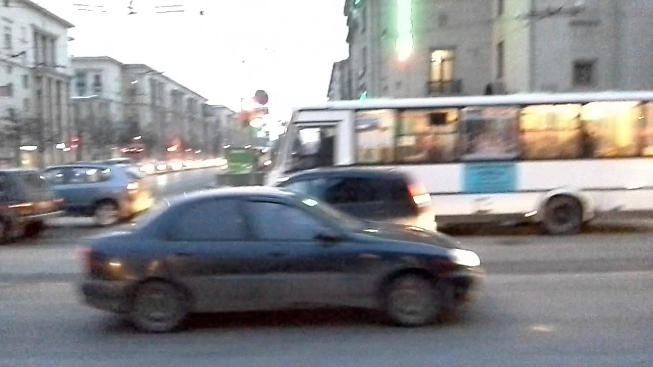 Светло сиреневая машина