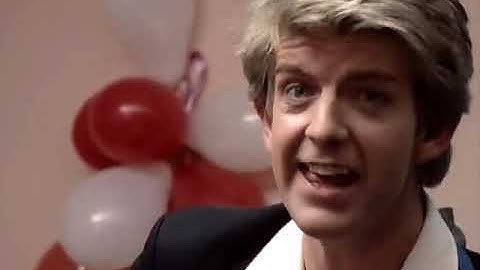 Nick Lowe - I Knew The Bride (When She Used to Rock & Roll) (RESTORED VIDEO)
