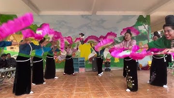 hội cao tuổi xã chiềng bôm múa cánh bướm mùa xuân