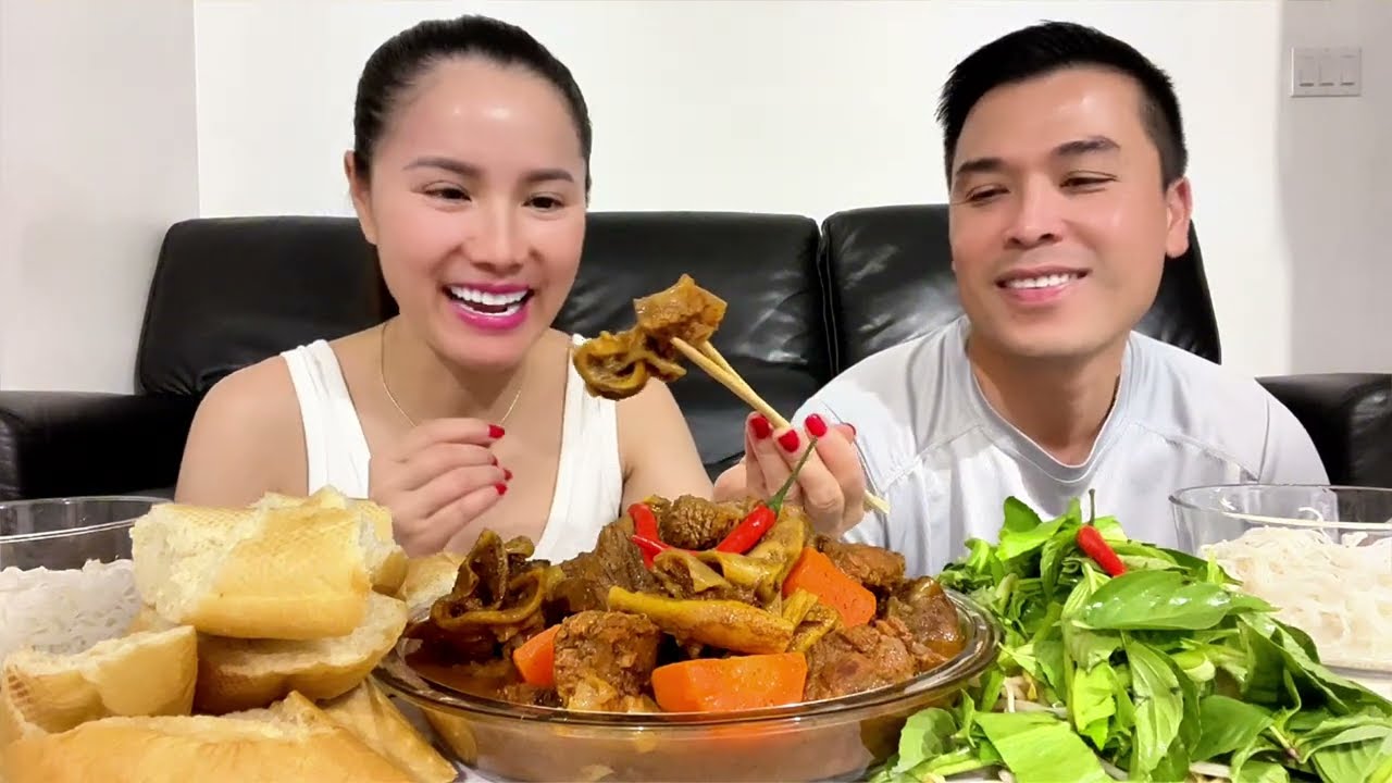 Em XinMời CảNhà Ăn BÁNH MÌ BÒ KHO Ạ