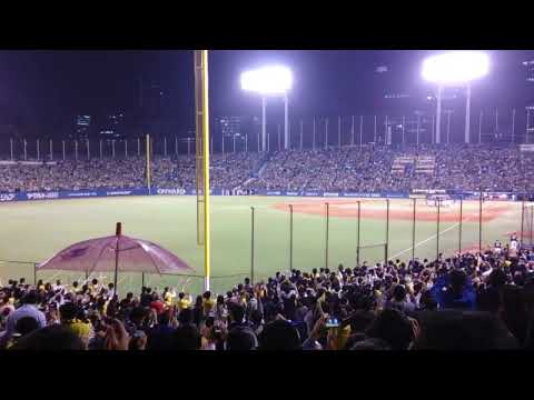 日本シリーズ2015　ヤクルト対ソフトバンク　日本一決定、胴上げシーン
