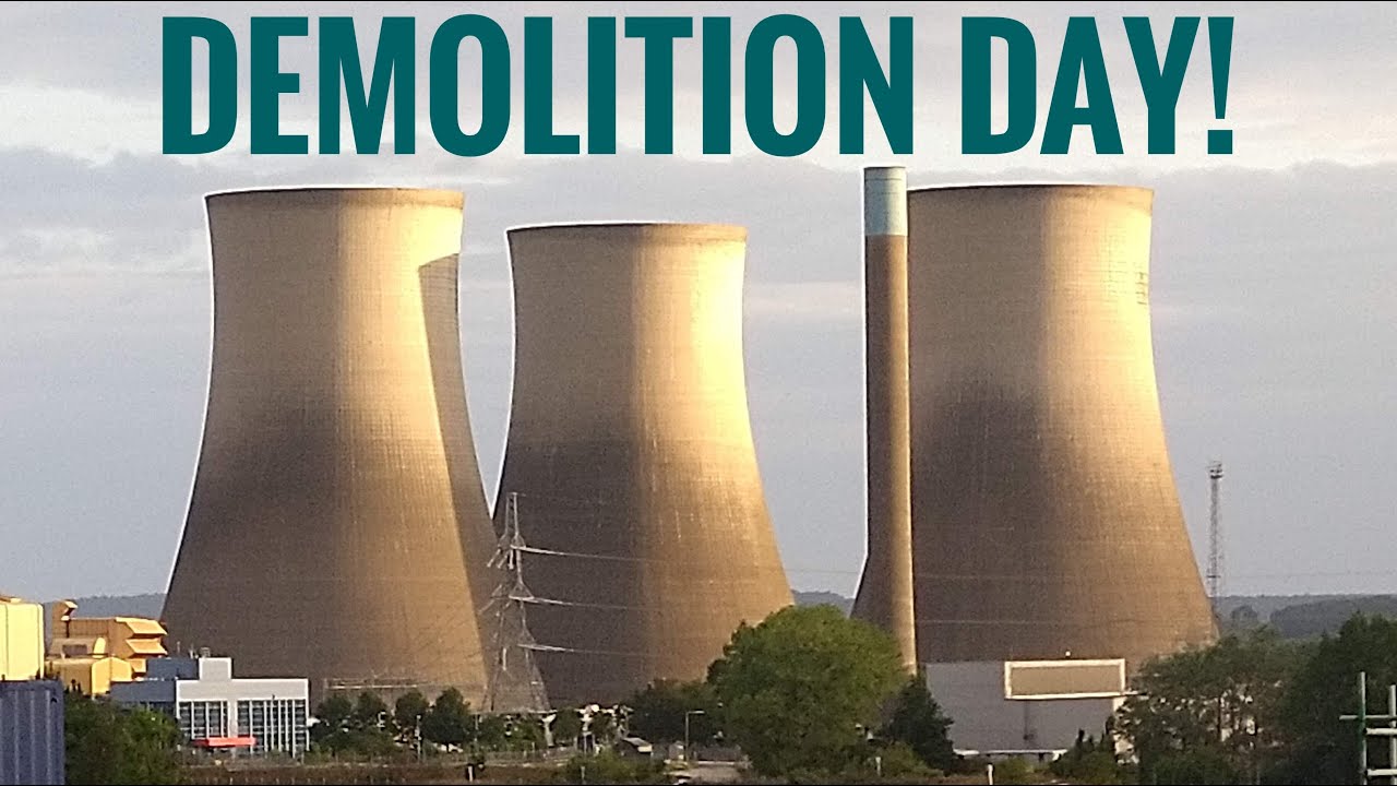 Didcot Power Station Demolition of Cooling Towers from Great Western Park 2019