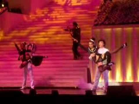 moving on stage 2007 - EASON CHAN