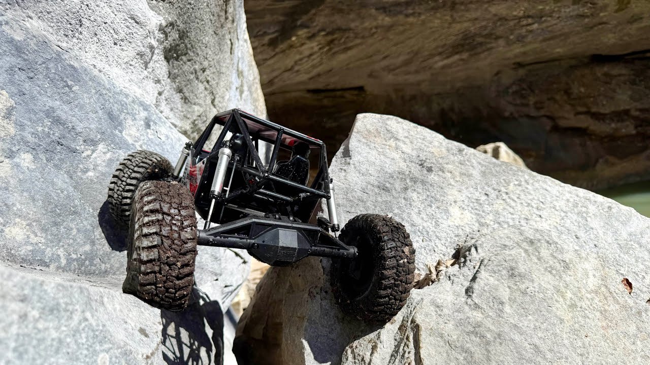 The king of RC buggies? Axial Gilamon AXP8
