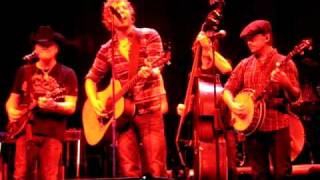 Dierks Bentley Come A Little Closer snippet Charlotte, NC June 5, 2009