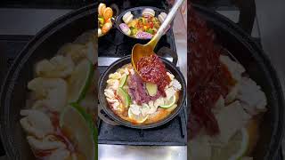 How Many People Order Small Pots For Each Person And How Many Pots Are There In A Meal Do You H