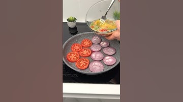 How to Cook Eggs with Tomatoes and Cheese for Breakfast. Tomatoes. Onion.Eggs.