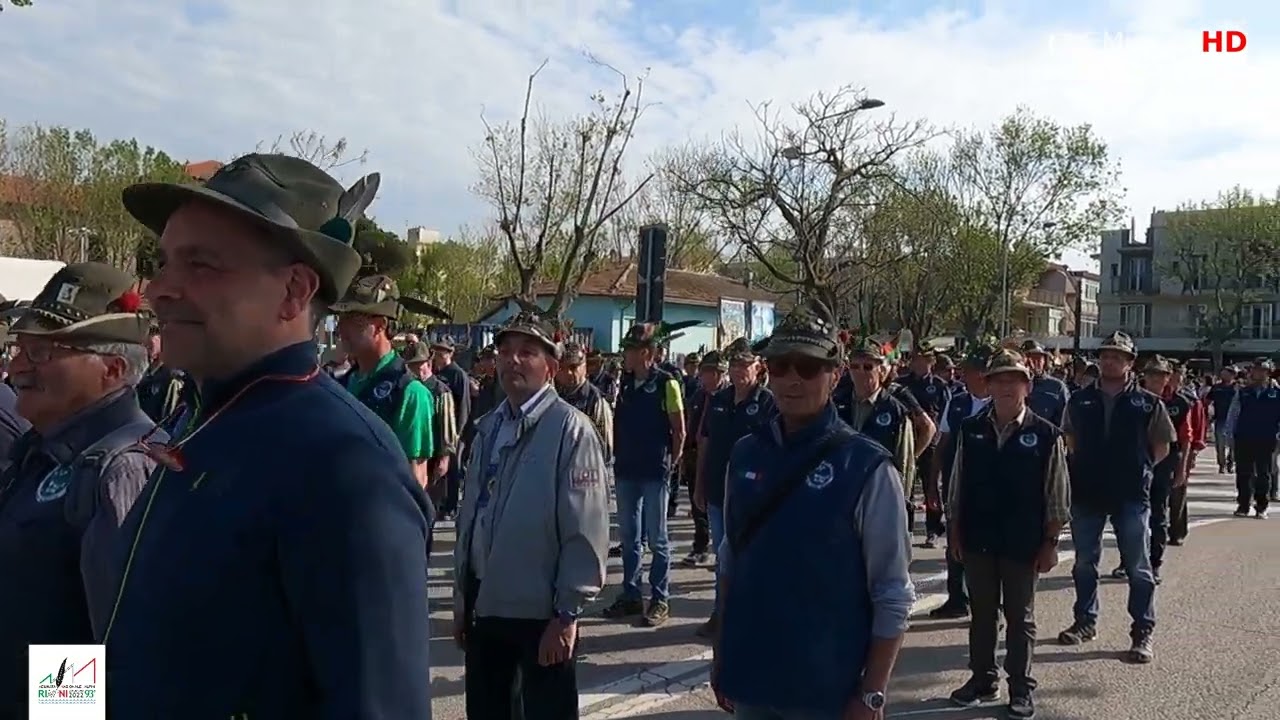 Gli Alpini della Sezione Valtellinese sfilano all'adunata Nazionale di Rimini-08/05/2022