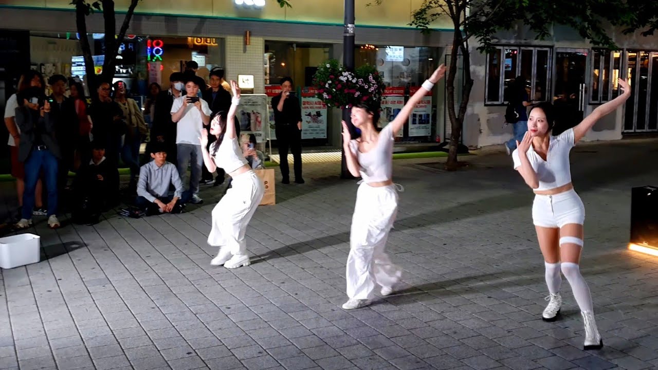 [STREET ARTIST] CLOCK. INTERACTIVE SINCHON BUSKING. 240524.