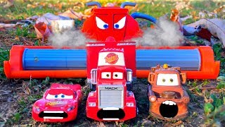 Tractor Tipping Disney Pixar Cars Lightning Mcqueen, Mater, Mack Hauler Chased By Frank Cars Movie