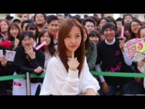 板野友美　セクシー“おねだりダンス”を生披露