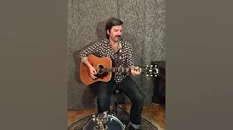Damien Robitaille sings STARMAN by David Bowie Damien Robitaille sings STARMAN by David Bowie