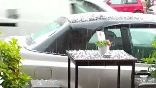 3 minutes ago in Italy ! The sky attacks Rome by terrible hailstorm