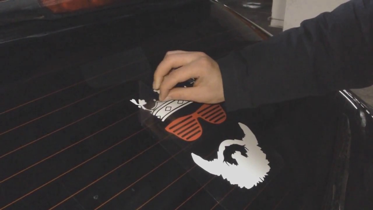 Как наклеить наклейку - YouTube